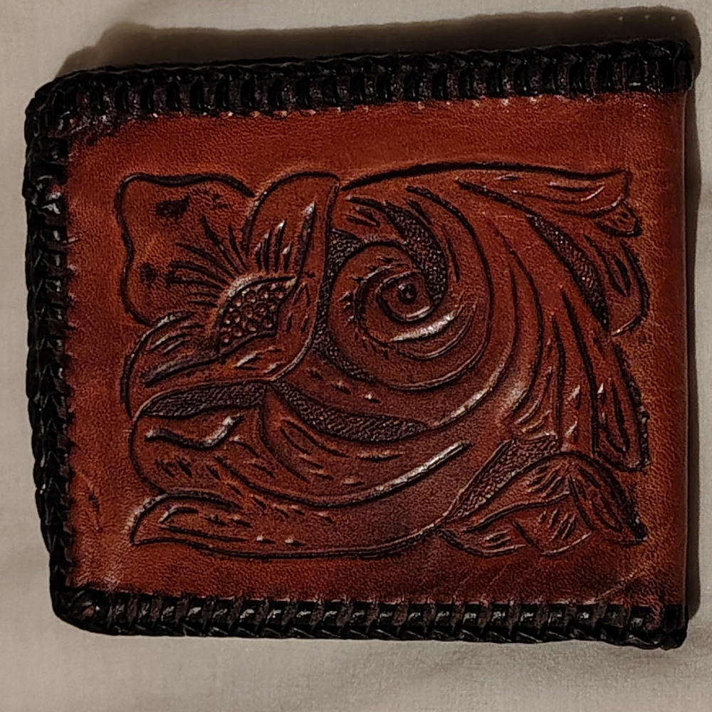 NWT Vtg  Handcrafted Genuine Leather Bifold leather wallet with black stitching